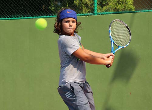 Geleceğin Federer ve Sharapovaları  Bucada yetişiyor