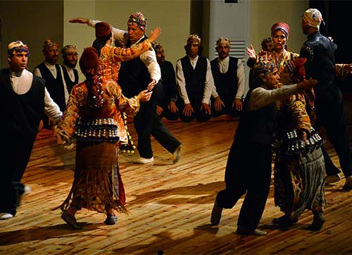 İki şölen bir arada