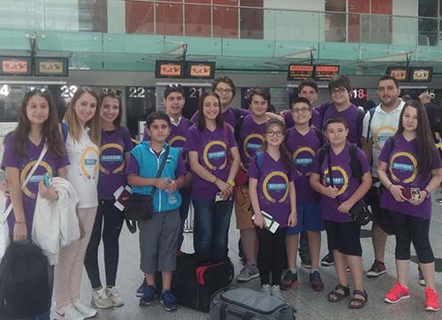 Dünya Koleji öğrencileri ingilterede