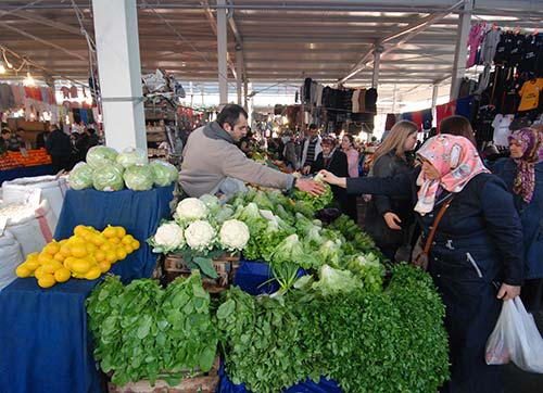 İZMİR ENFLASYONDA BİRİNCİ