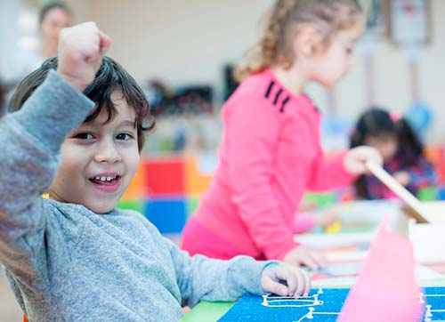 21.YÜZYIL TEMEL BECERİLERİNİ KAZANARAK OKUL HAYATINA VE YAŞAMA HAZIRLANIYORLAR