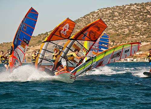 RÜZGARIN MÜZİKLE DANSI ALAÇATIDA BAŞLIYOR