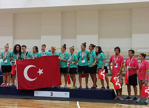 Ege Üniversite Kadın Futsal Takımından tarihi başarı 