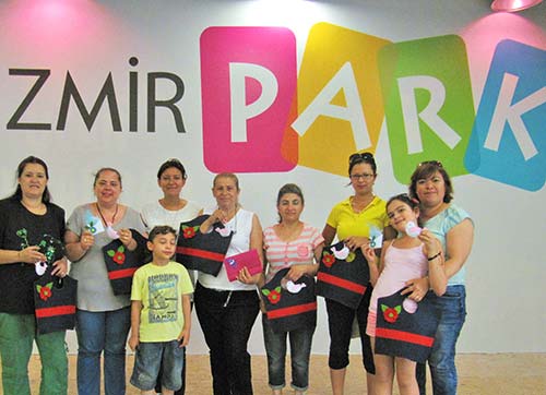 İZMİR PARKTA KADIN KULÜBÜ EYLÜL AYINDA DOPDOLU