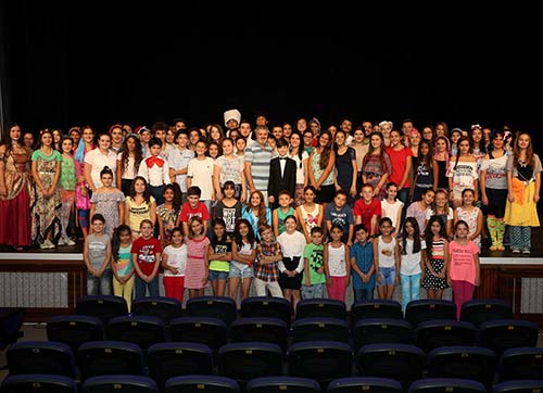 Karşıyaka bu yıl da tiyatroya doyacak