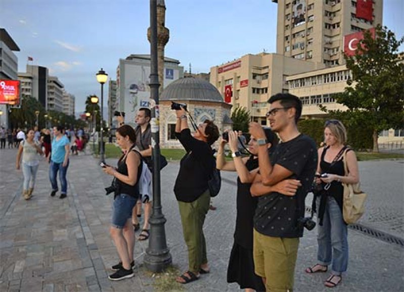 Fenomenlerin gözünden İzmir