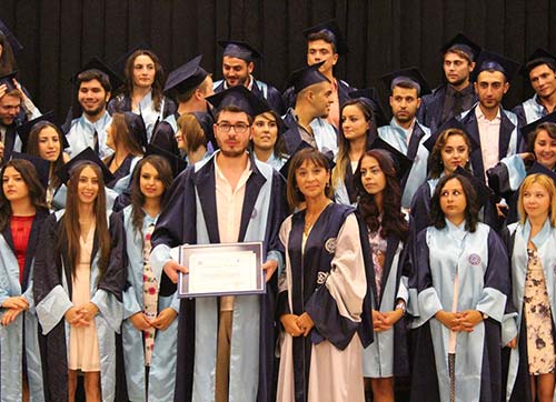 Egede 398 iletişimci  sektöre uğurlandı