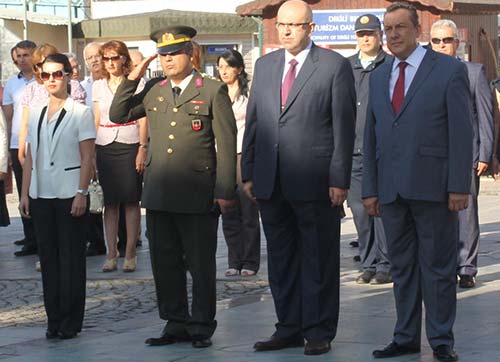 Dikili tek yürek kurtuluşunu kutladı