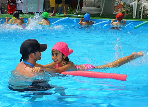 12 bin 500 çocuk yüzme öğrendi