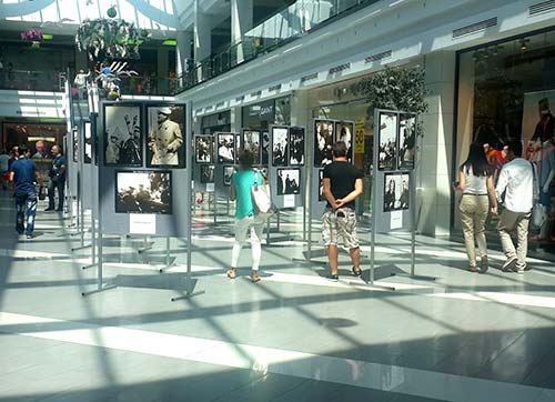 ATATÜRK İZMİRDE FOTOĞRAF SERGİSİ YOĞUN İLGİ GÖRDÜ!