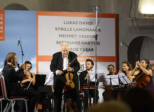 Dünyaca ünlü ustalar, genç müzisyenlerle buluştu