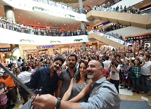 İZMİRDE KARA BELA ÇILGINLIĞI