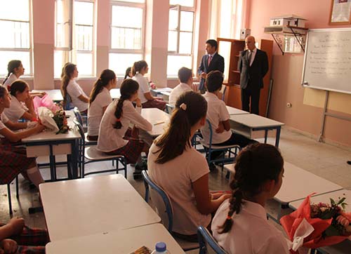 URLADA YENİ EĞİTİM VE ÖĞRETİM YILI TÖRENLE BAŞLADI