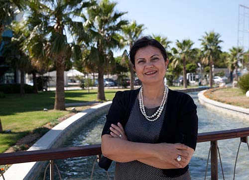 Uzaklardan güzel haber