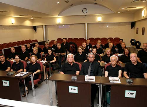 Mecliste siyah protesto