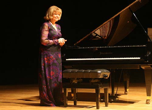 Biret'ten Ege Üniversitelilere konser 