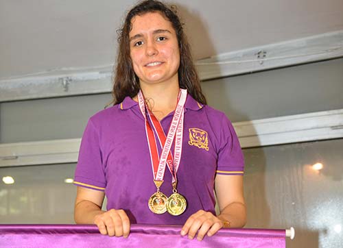 HİLAL KÖPRÜLÜ YÜZME ŞAMPİYONASINDA MADALYALARI TOPLADI