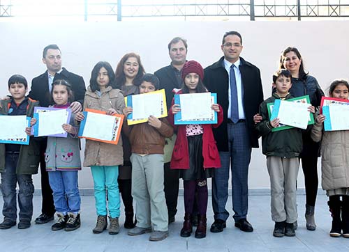 Başkan Atila öğrencileri karne gününde yalnız bırakmadı