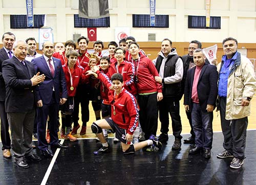 İFK HENTBOLDE YENİLGİSİZ İZMİR ŞAMPİYONU