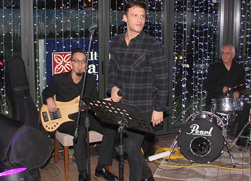 Hilton Garden Inn Edis'in şarkılarıyla açıldı