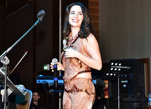 Ezo, İzmirde ilk kez tek başına