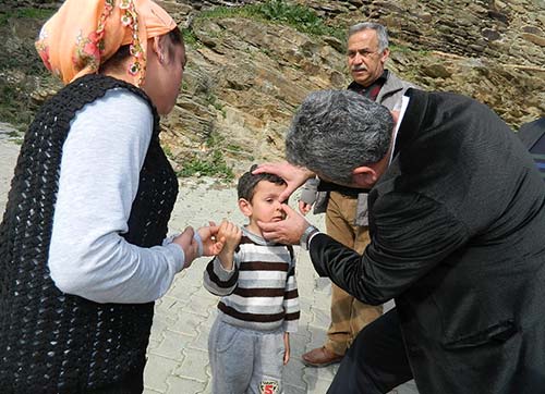 GRİP  KIRIP  GEÇİRİYOR