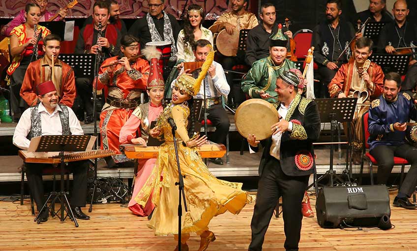  Türk Dünyası konseri sanatseverleri buluşturdu