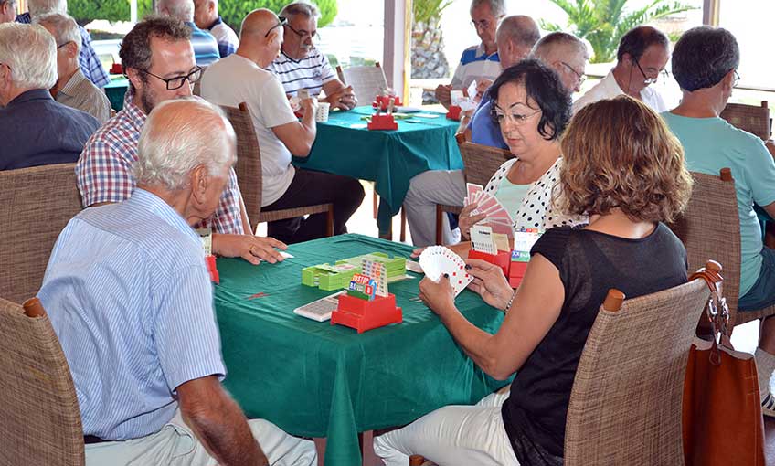 Briç Severler Foça’da buluştu