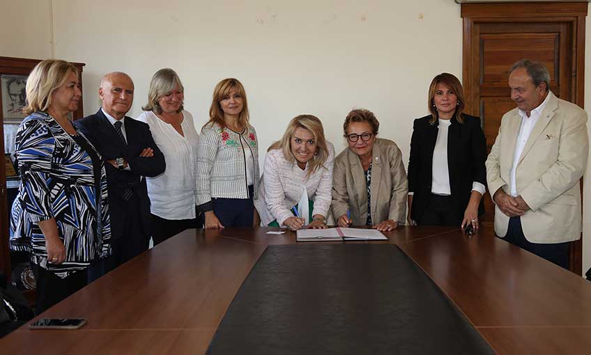 Urla Belediyesi ile Koruncuk Vakfı arasında protokol imzalandı