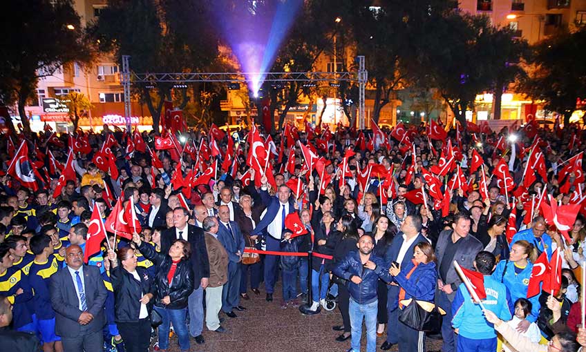 Buca’da 7’den 77’ye Cumhuriyet coşkusu