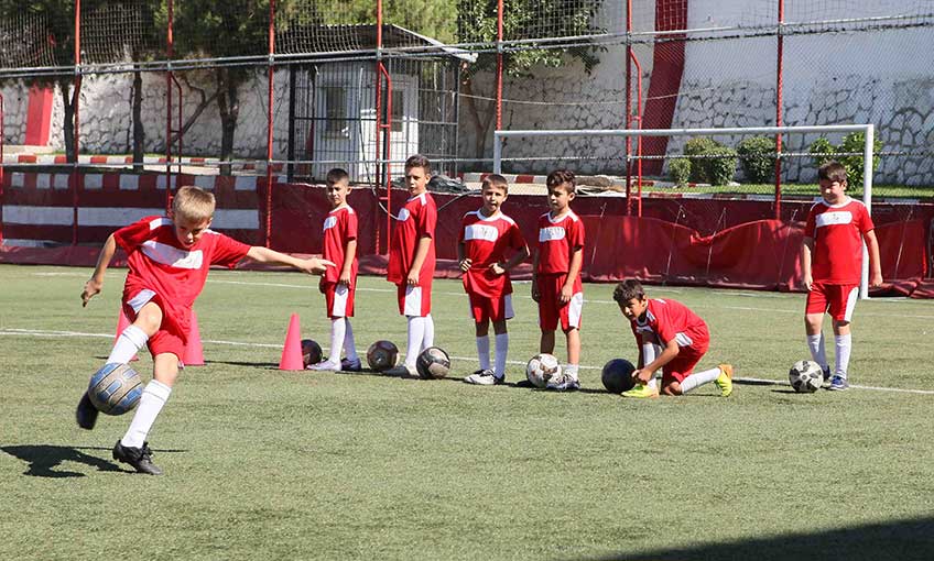 Kış spor okulları sizi bekliyor