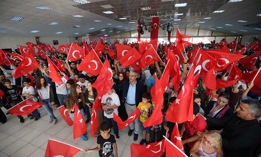 Karşıyaka'da 3 bin kişi ‘Andımız’ı okudu