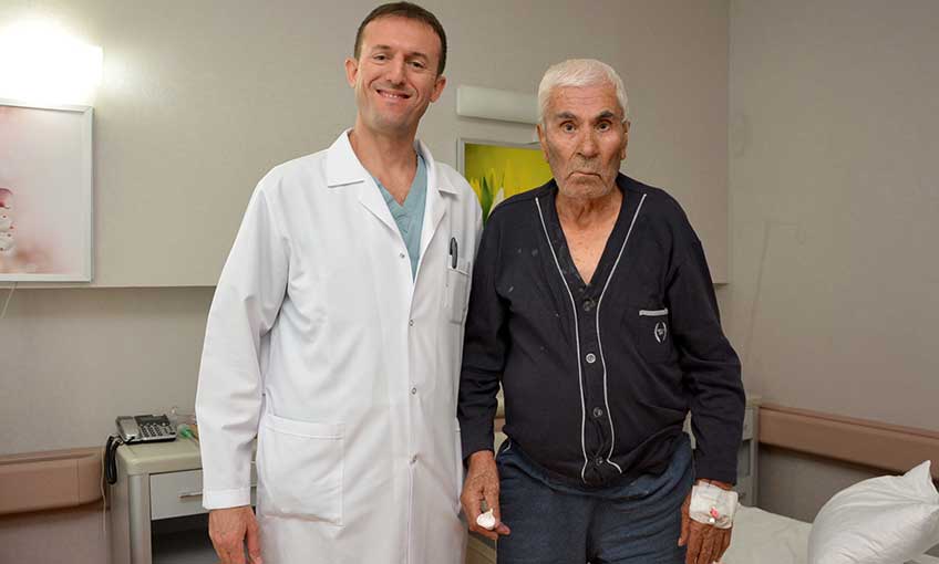 Kalbinin Ana Damarı Patlamasına Rağmen 92 Yaşında Yaşama Tutundu