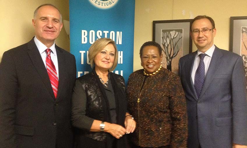 Şefkat İşleğen Boston’da sergi açtı