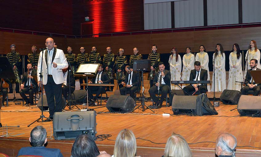 Medeniyetler Korosu ile eğitime destek konseri