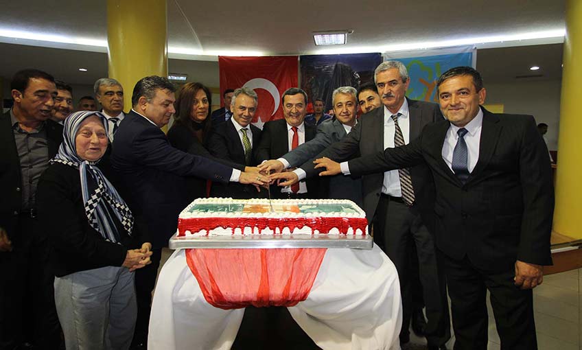 Batur öğretmenlerle 24 Kasım yemeğinde buluştu