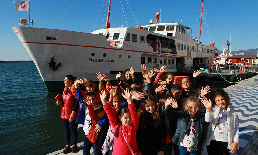 Hem gezdiler hem öğrendiler