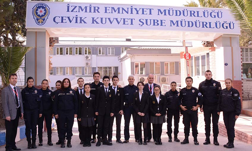 İTK’lı Öğrencilerden Çevik Kuvvet'e Başsağlığı Ziyareti