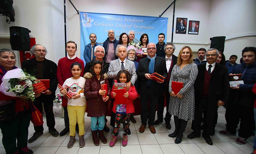 Bayraklı'yı karikatürler ve fotoğraflarla anlattılar