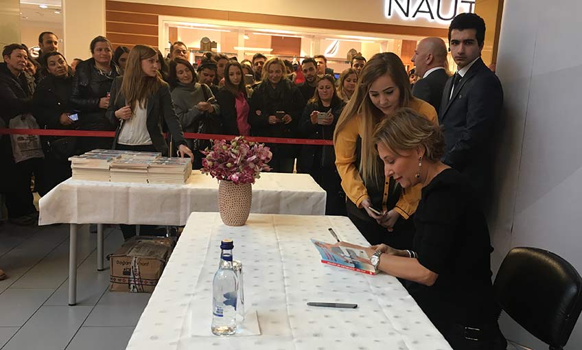 Gülse Birsel’e yoğun ilgi