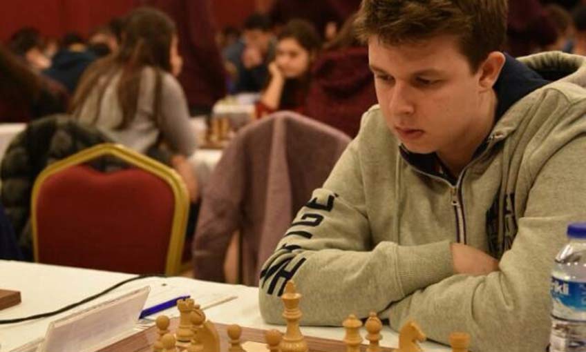 Emre'den yeni satranç dereceleri