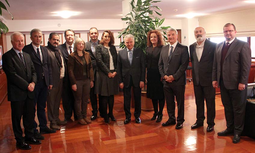 Turizm sektörü desteklenmeli 