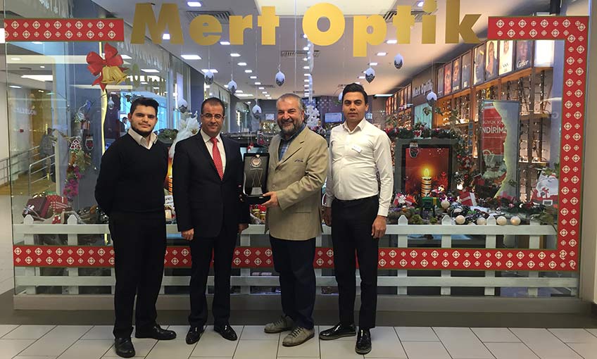 En iyi vitrin Mert Optik'in