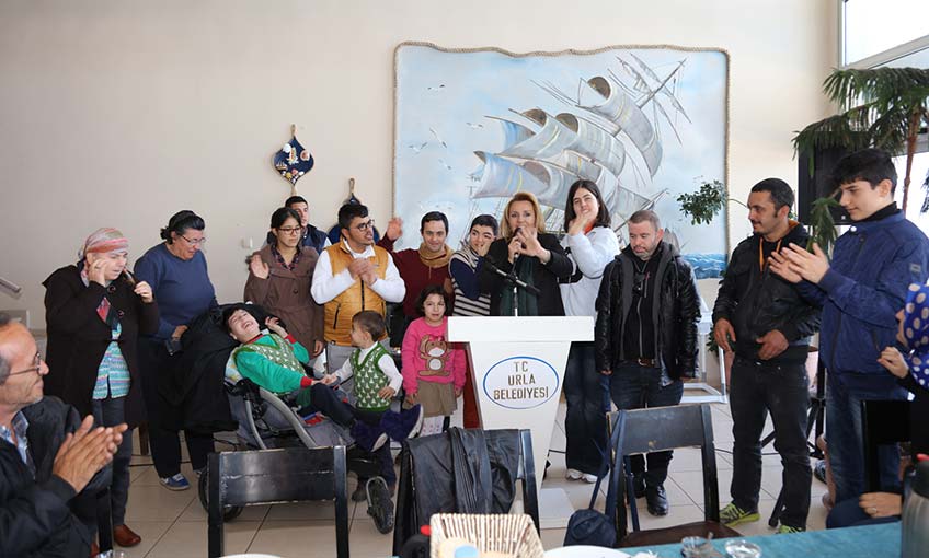 Özel insanlar kahvaltıda buluştu