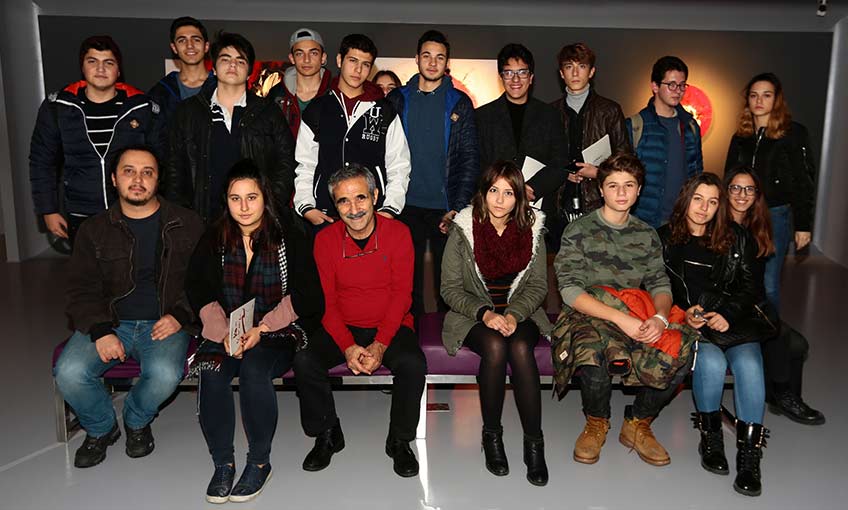 Kan Kırmızı için 10 bin kişi