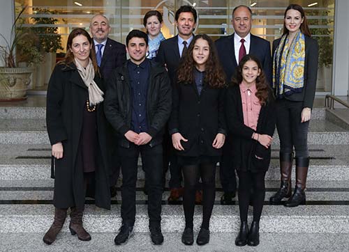 Egenin iki yakasında eğitim köprüsü