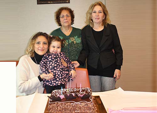 Yeni hayatta, ilk yaş kutlaması