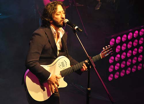 Fettah Can sevgililer için söyledi