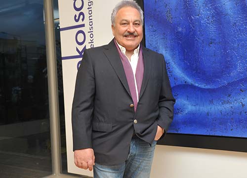 Çavuşoğlunun Egede Soyut Katmanlar sergisi Ekolde