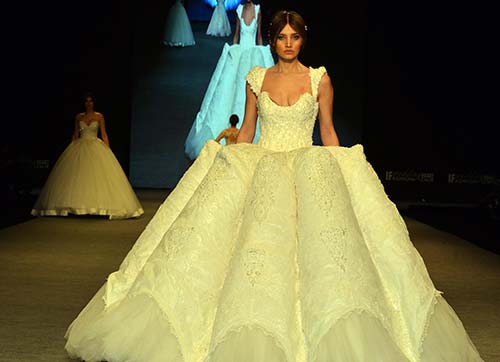 Nilgün Gelinlikten göz alıcı kıyafetler